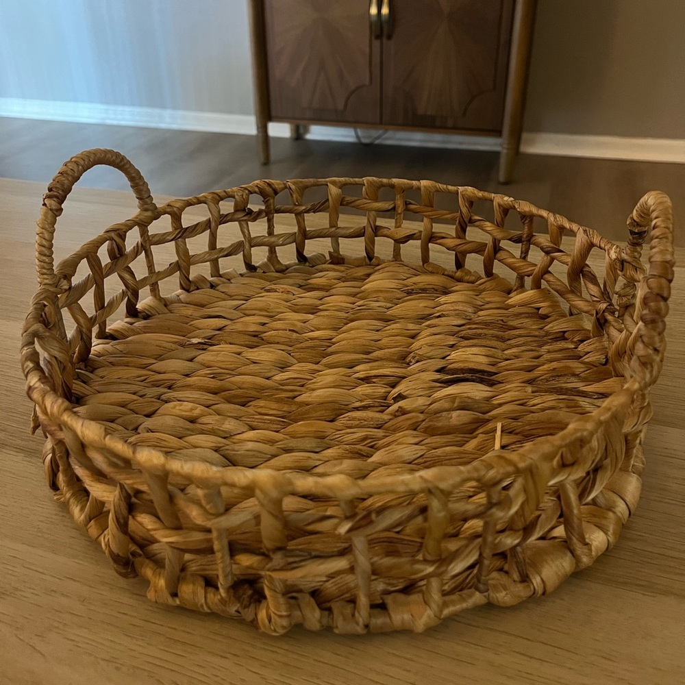 Woven Round Serving Tray with Handles - Brown